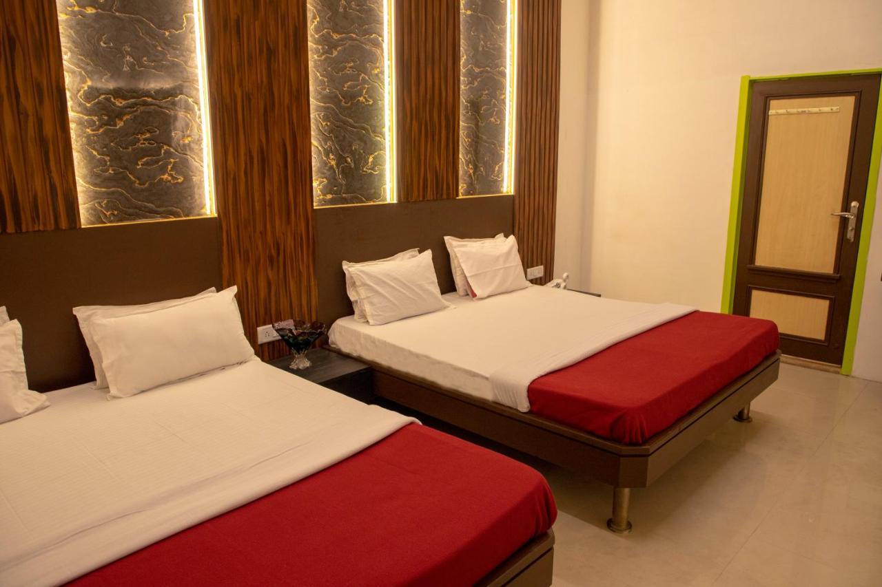 Empire Royale Hotel Mumbai Exterior photo